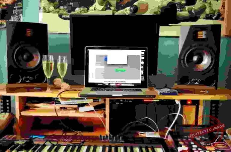 Home Recording Studio Setup for Beginners: 5 Essential Items to Own